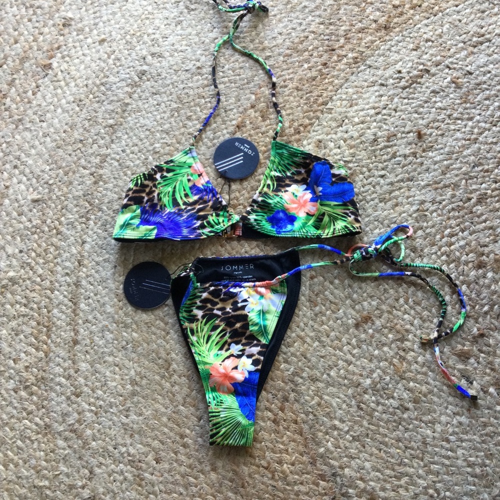SOMMER SWIM BIKINI SIZE SMALL